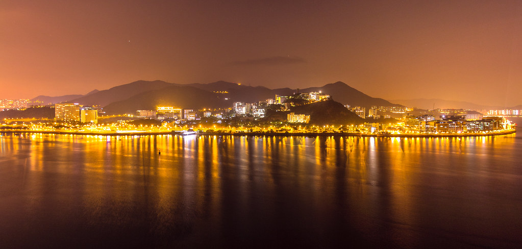 “空清水靜如龍鳳 夜夢金輝滿江紅” / 香港中文大學全景夜之寧 The Chinese University of Hong Kong (CUHK) Panoramic Night Serenity / SML.20130306.7D.26377-SML.20130306.7D.26385-Pano.003.Rectilinear.90x94.P1.L1