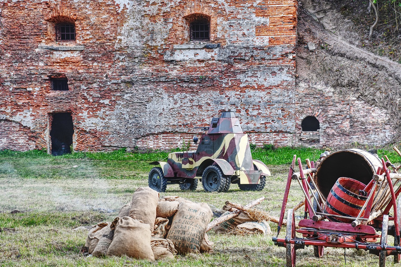 The Military Soldiers Staging  - PiotrZakrzewski / Pixabay