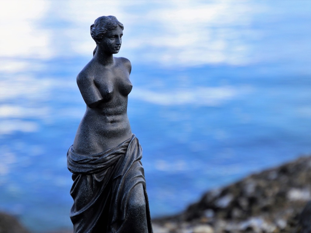 The Statue Venus Sculpture Water  - pasja1000 / Pixabay