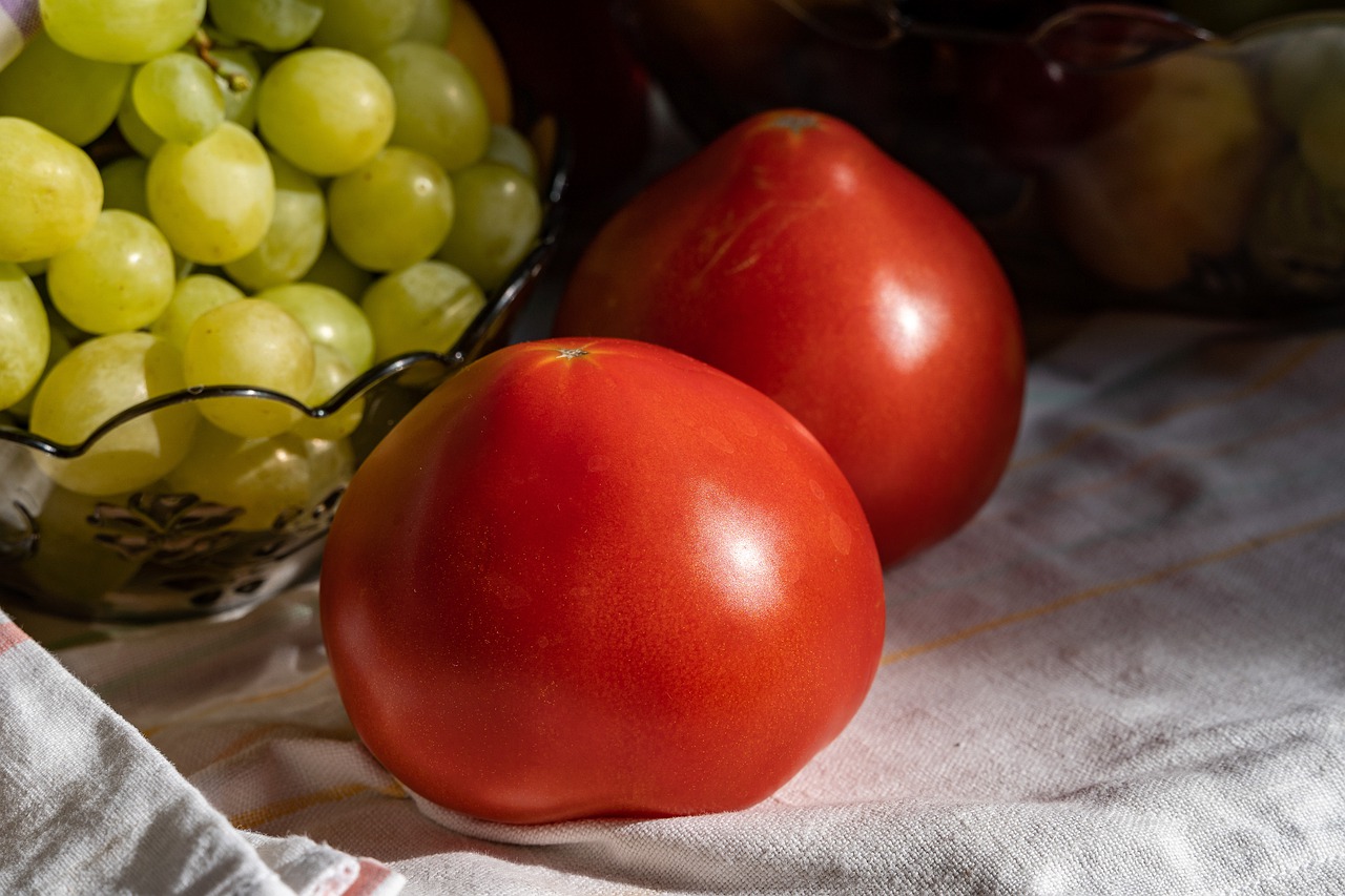 Tomatoes Grapes Fruits Healthy - Alexei_other / Pixabay