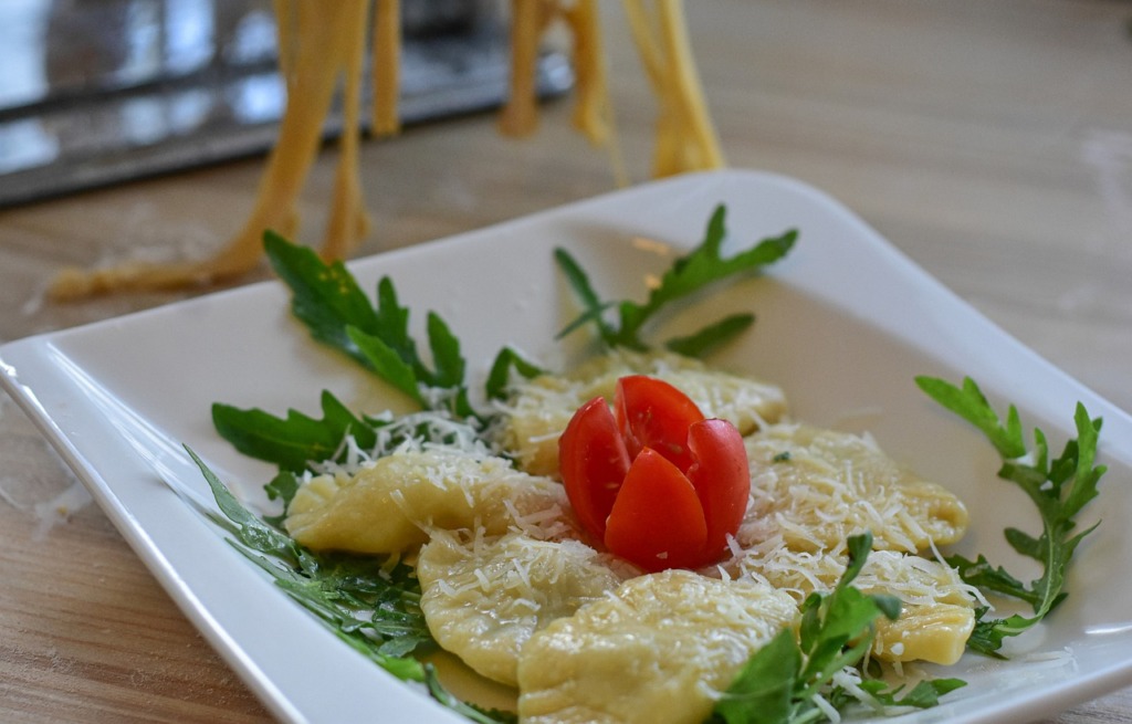 Tortellini Pasta Dish Starter  - RitaE / Pixabay