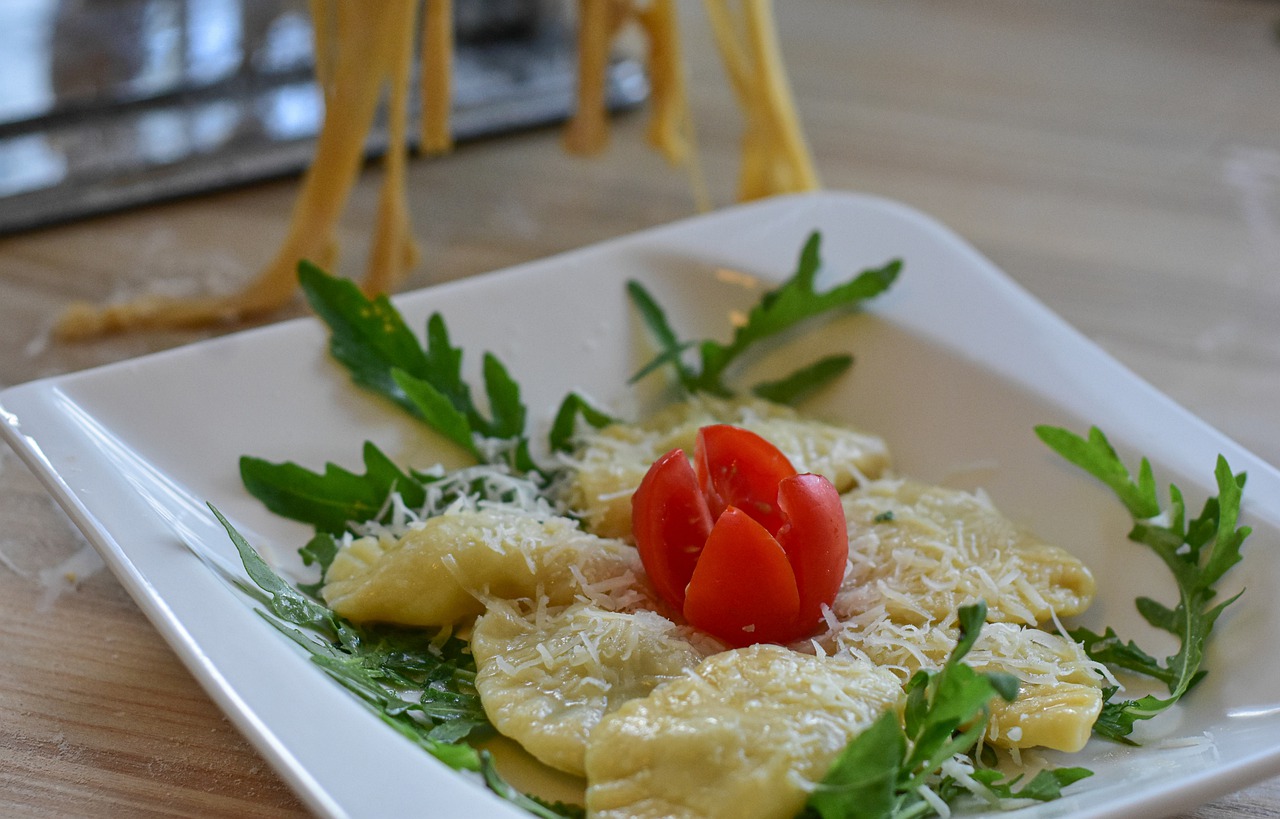 Tortellini Pasta Dish Starter - RitaE / Pixabay