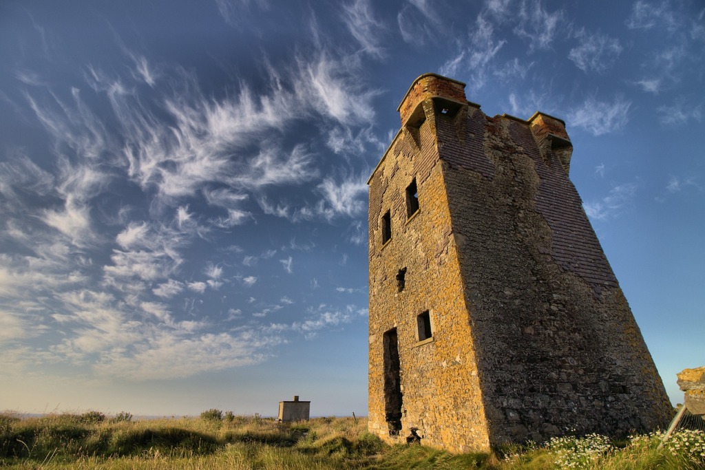 Tower Fort Building Ruins Stone  - pbat34 / Pixabay