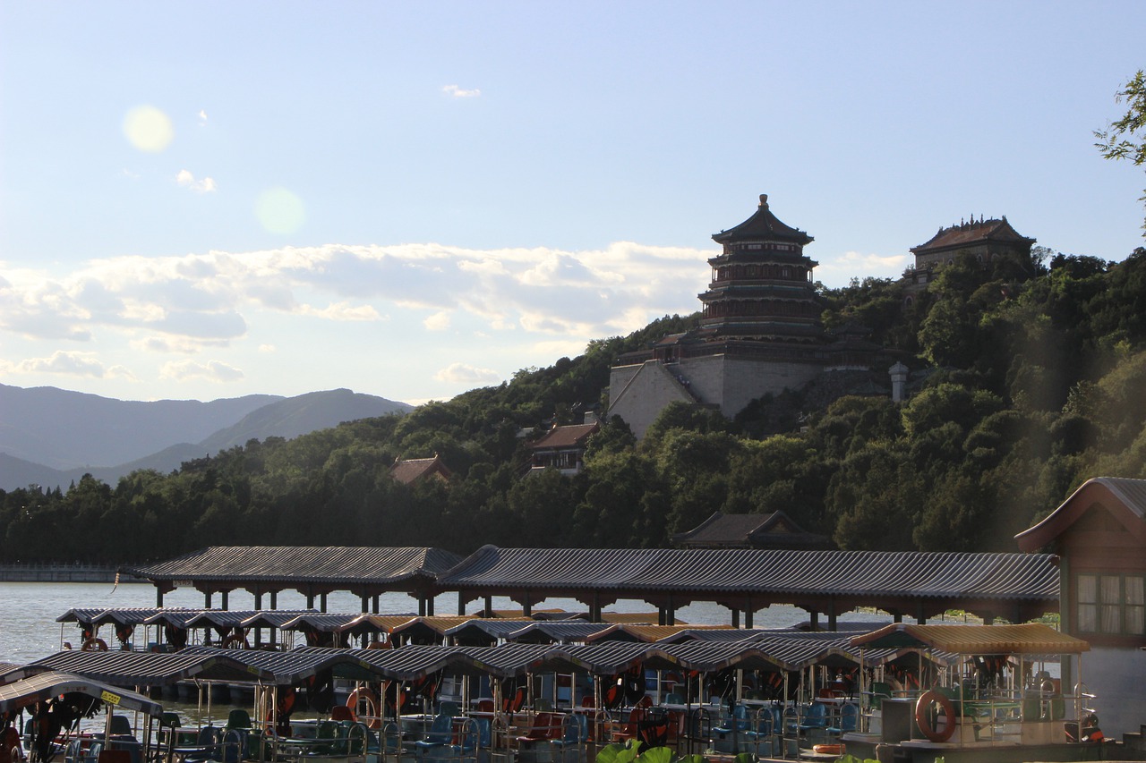 Tower Of Buddhist Incense Lake Port  - Lancier / Pixabay