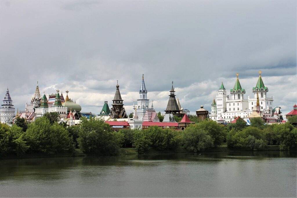 Tower Roof Spires City Russia  - Pozhi / Pixabay