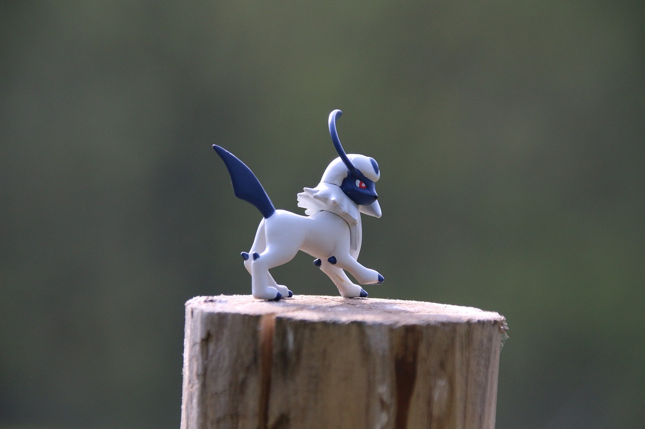Toys Figure Pokemon Absol Children - furbymama / Pixabay