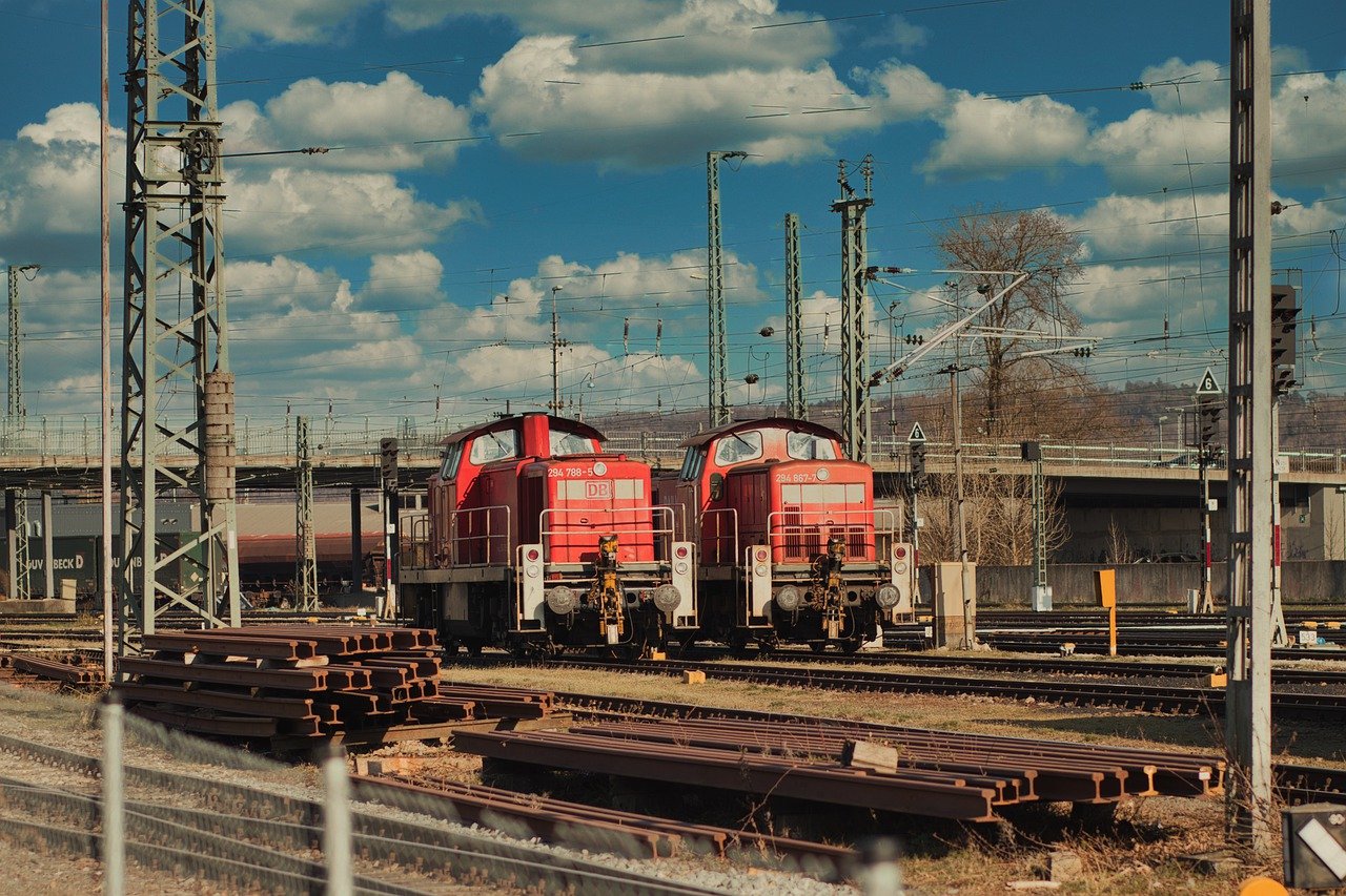 Train Loco Transport Railway Old  - ThiloBecker / Pixabay