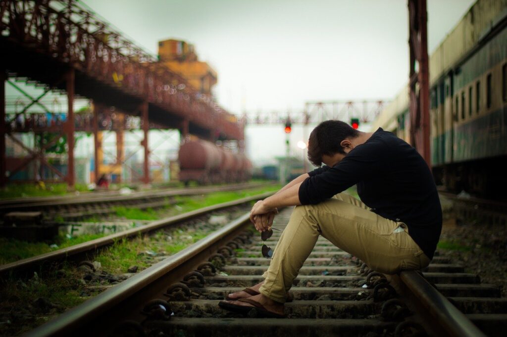 Train Sad Lonely Regret Desperate  - sreza24595 / Pixabay