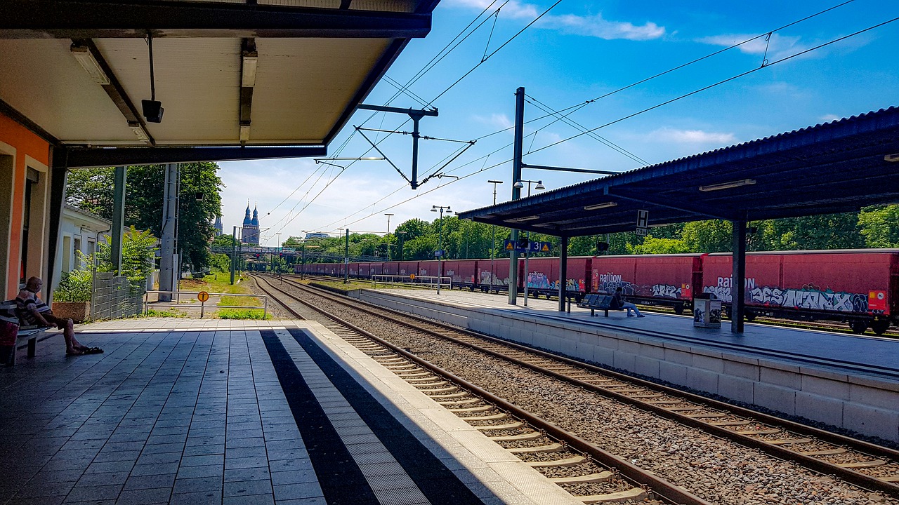 Train Station Travel - MarioPhoto / Pixabay