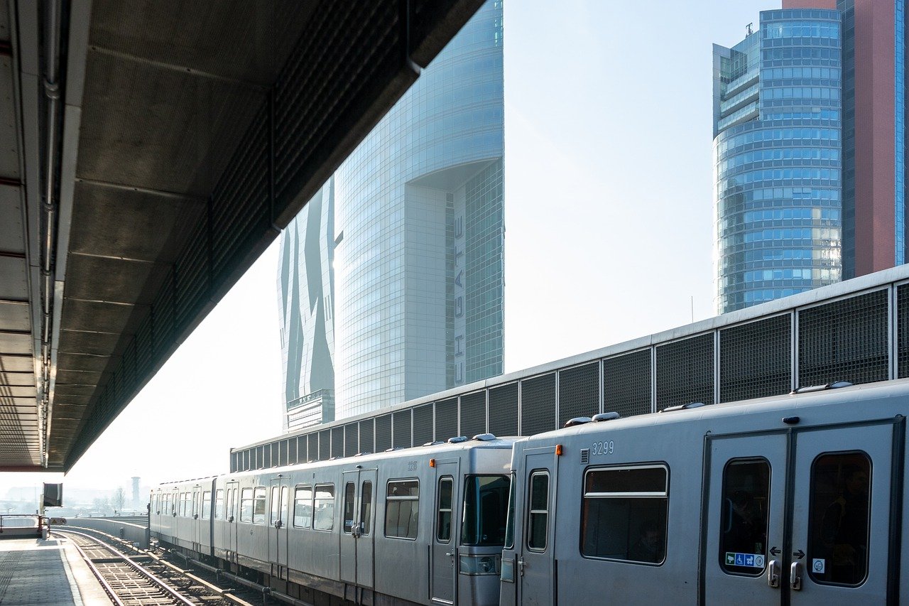 Train Subway Station Transport  - anikinearthwalker / Pixabay