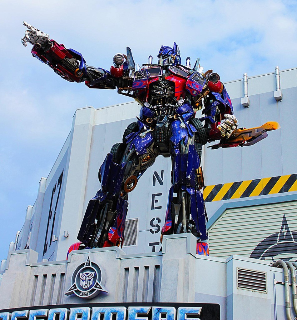Transformers Optimus Prime Car  - Nadeem / Pixabay