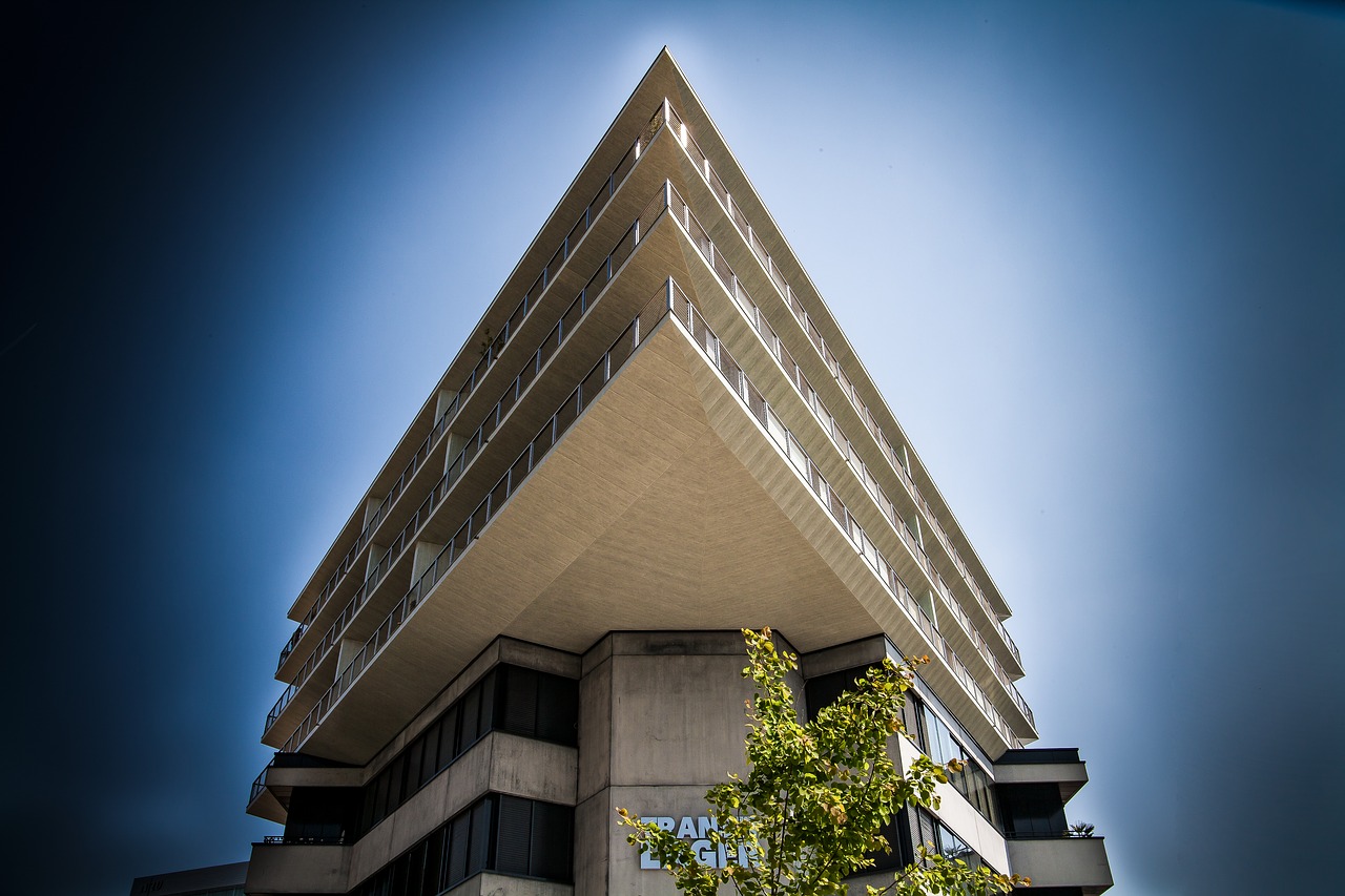 Transit Warehouse Basel  - Sponchia / Pixabay