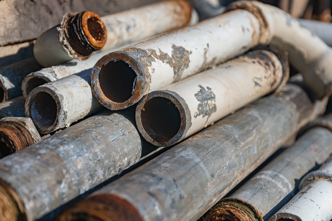 Tubes Metal Tubes Metal Pipes Scrap  - Xtrodinary / Pixabay