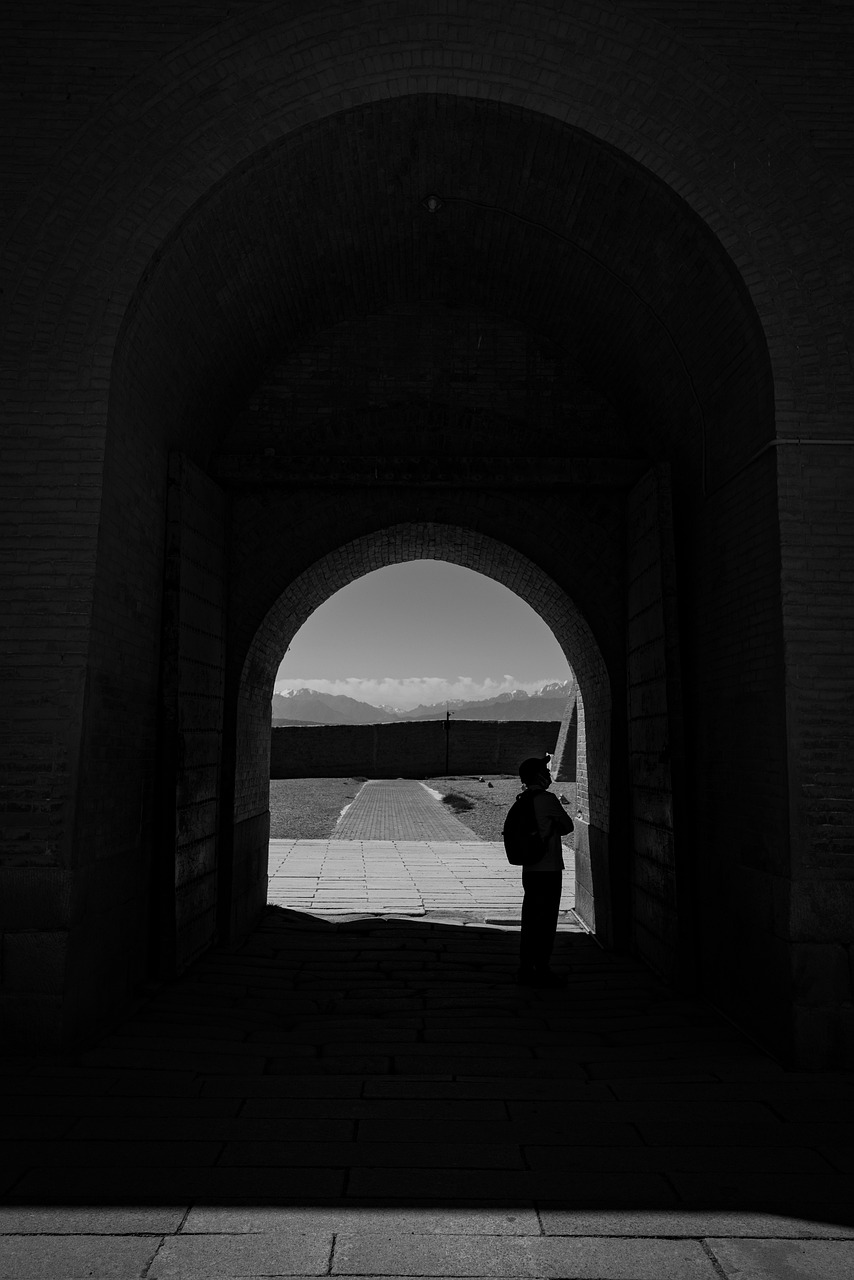 Tunnel Entrance Jiayuguan China  - newtjitsu / Pixabay