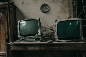 Tv Old Home Fire Television House  - Javaistan / Pixabay