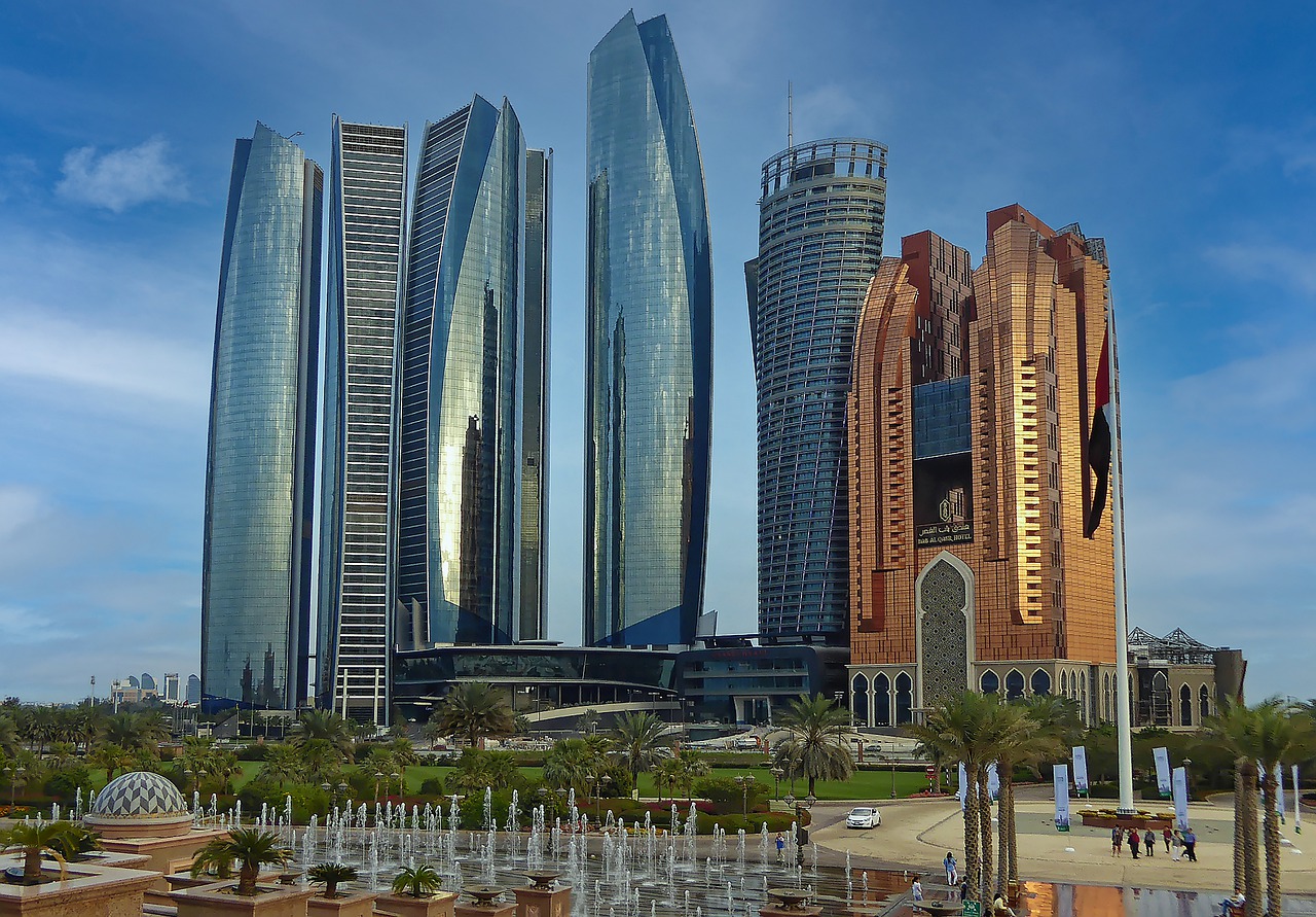 U A E Abu Dhabi Capital City - Makalu / Pixabay