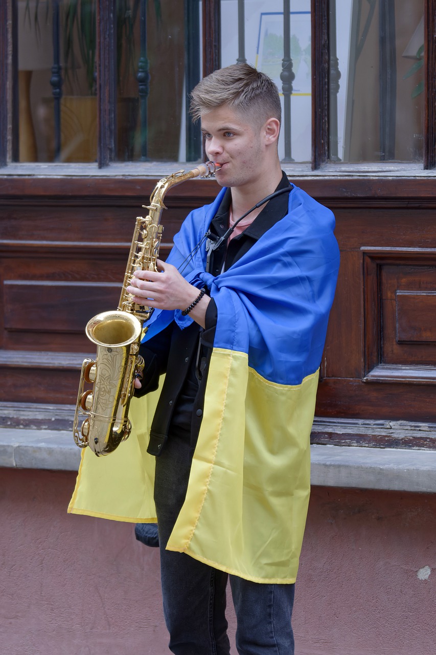 Ukrainian Musician Saxophone - Surprising_Shots / Pixabay