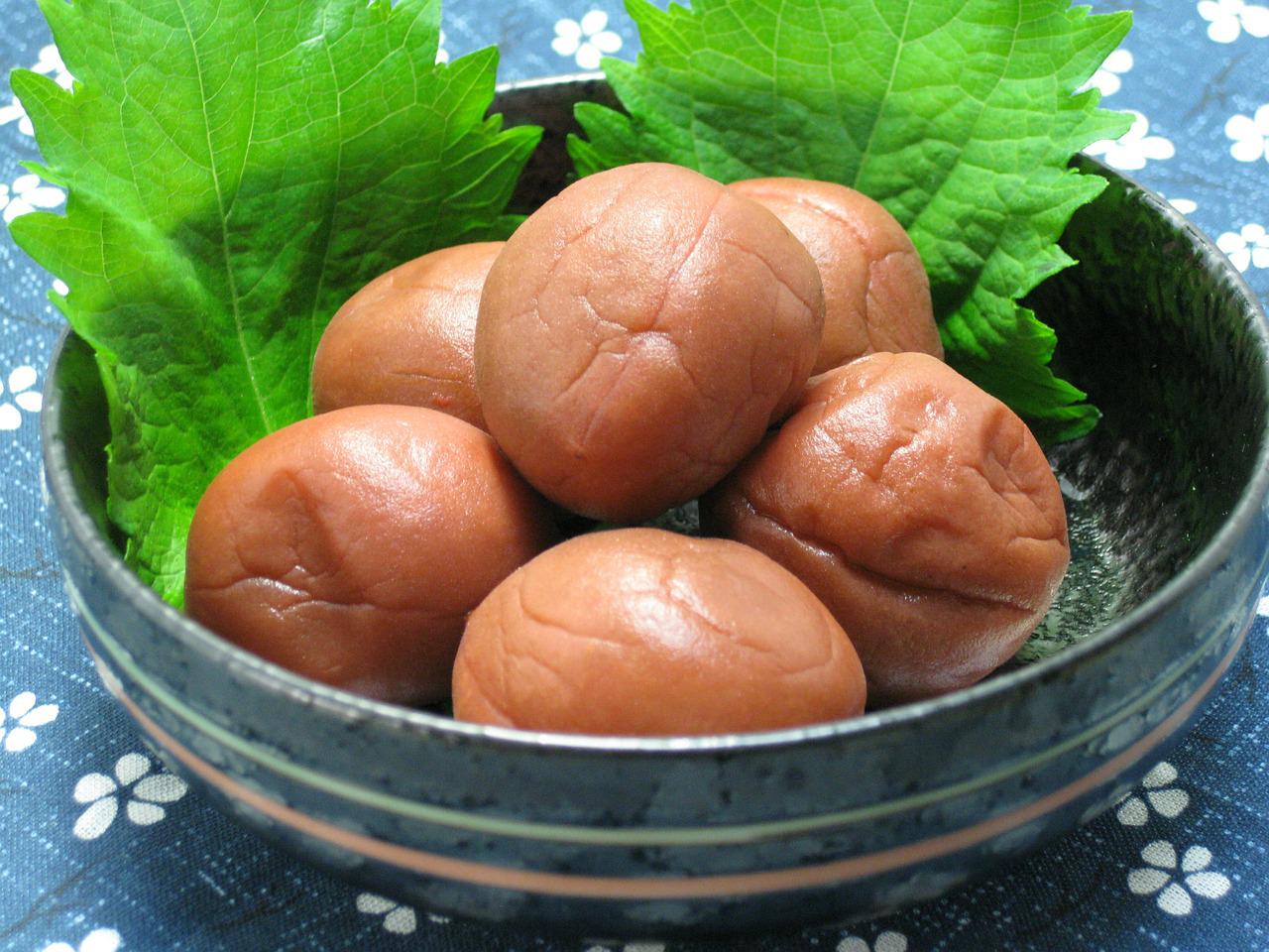 Umeboshi Shiso Leaf Dish Umeboshi  - tk1 / Pixabay