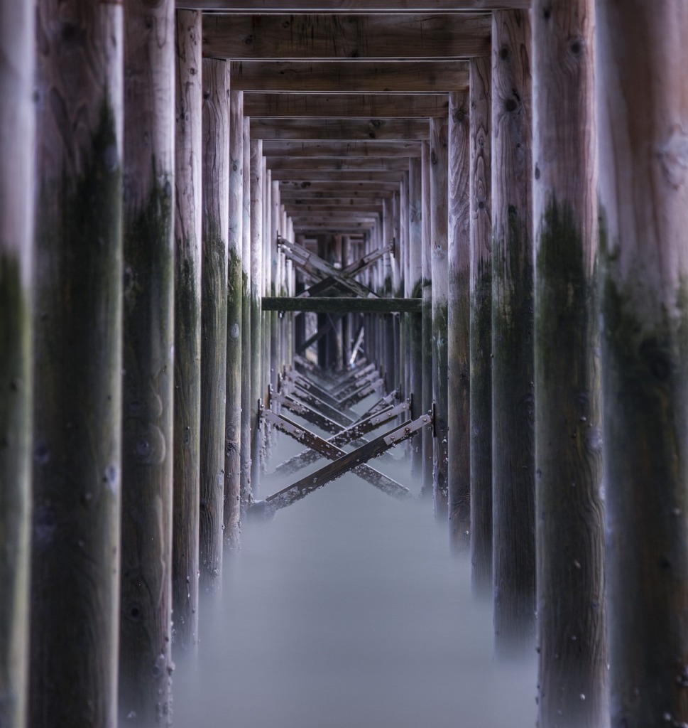 Under Bridge Pillars Ocean Bridge  - 강춘성 / Pixabay
