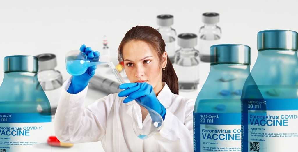 Vaccine Chemist Syringe Ampoule  - geralt / Pixabay