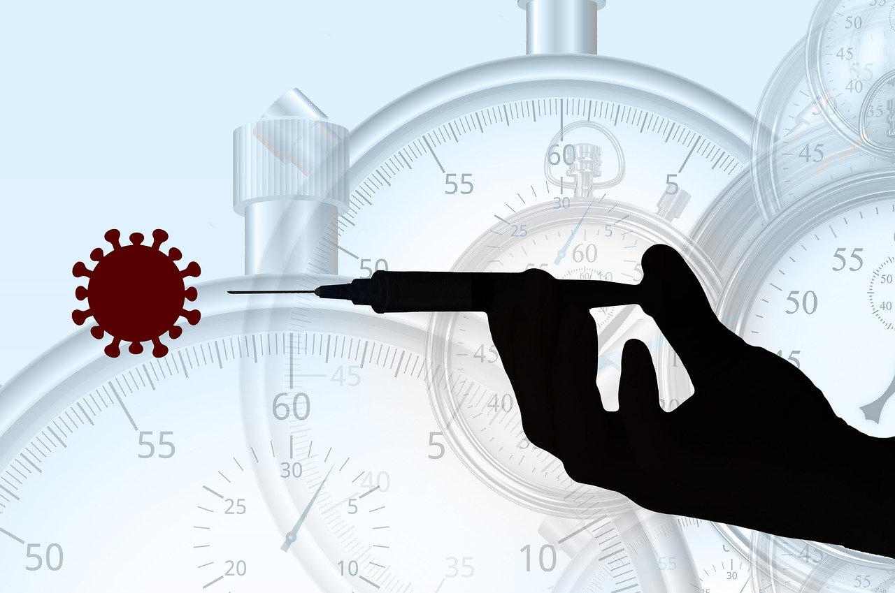 Vaccine Corona Medical Syringe  - geralt / Pixabay