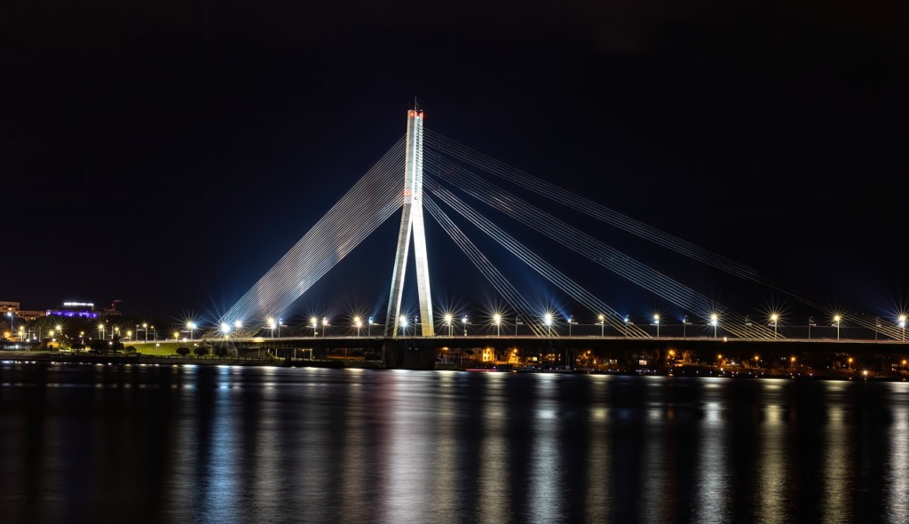 Vansu Bridge Night Latvia Riga  - JonPauling / Pixabay