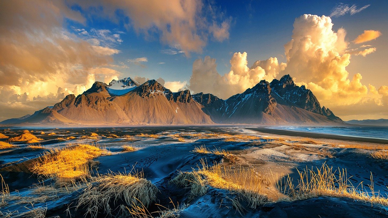 Vestrahorn Mountains Iceland  - ChorkNiarin / Pixabay