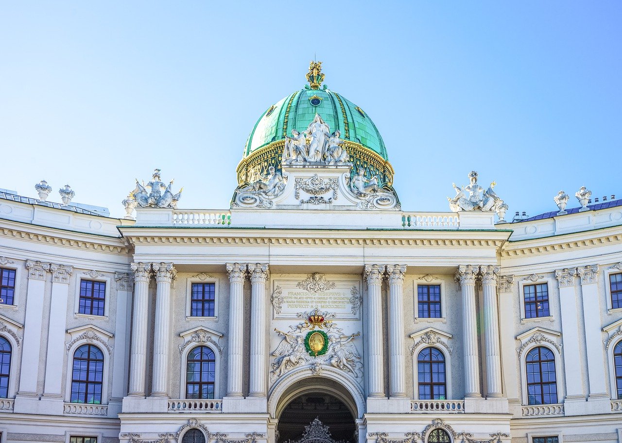 Vienna Hofburg Imperial Palace - Leonhard_Niederwimmer / Pixabay