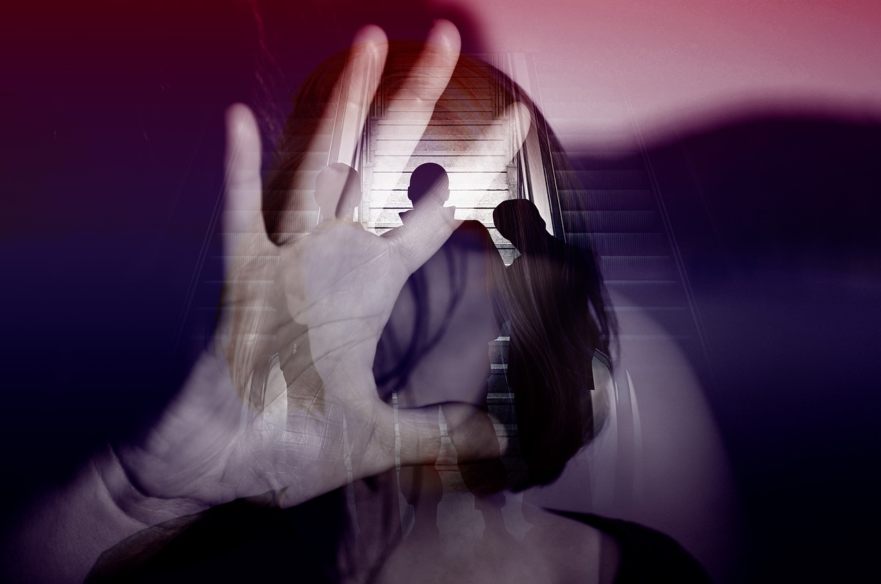Violent Defense Hand Fear Group  - geralt / Pixabay
