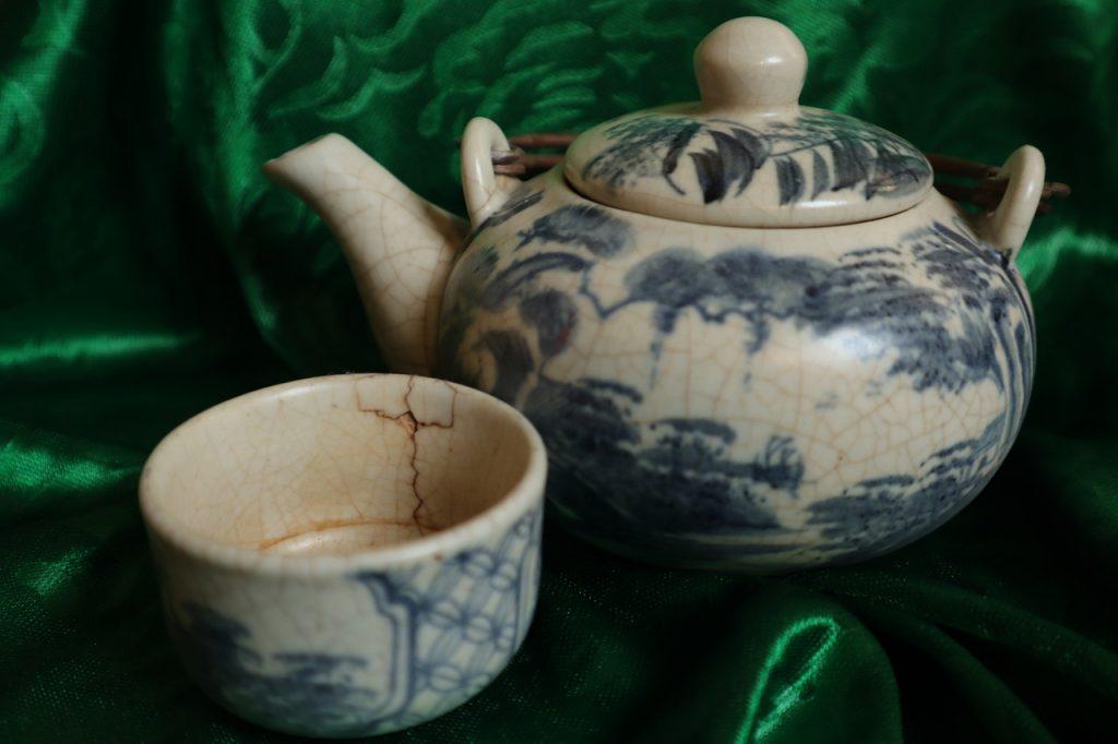 Warm Tea Cup Green Fabric  - rongthep / Pixabay