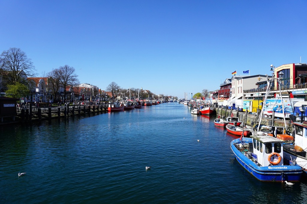 Warnem%c%bcnde Rostock Port Old Port  - The_GADMan / Pixabay