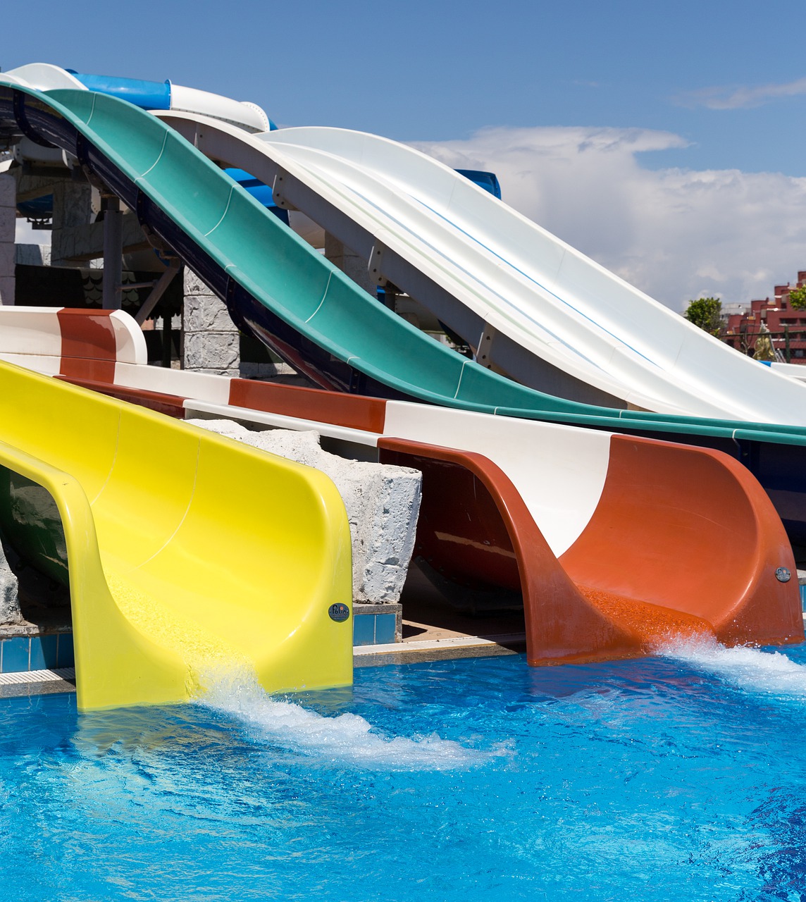 Water Park Water Slide Excitement - Mariakray / Pixabay