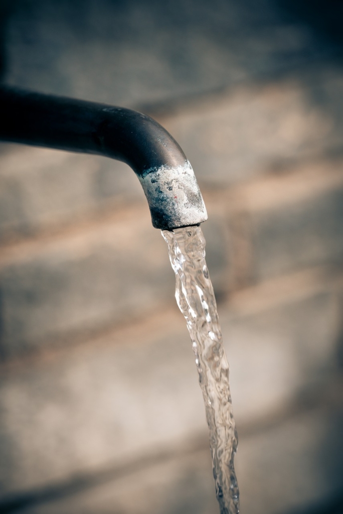 Water Tap Water Fountain  - Pezibear / Pixabay