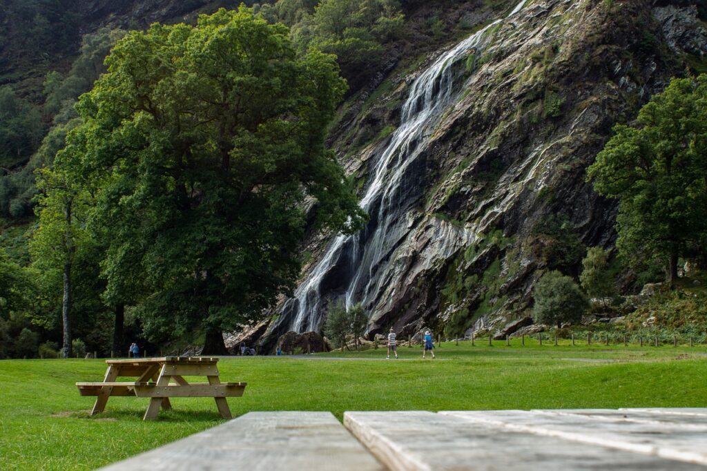 Waterfall Cascasdemrocks Mountains  - 20twenty / Pixabay