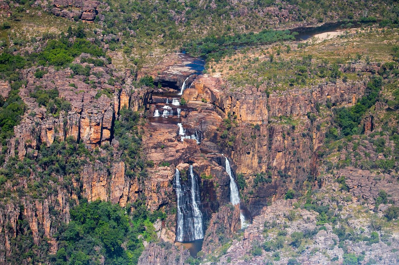 Waterfalls Mountains  - Squirrel_photos / Pixabay