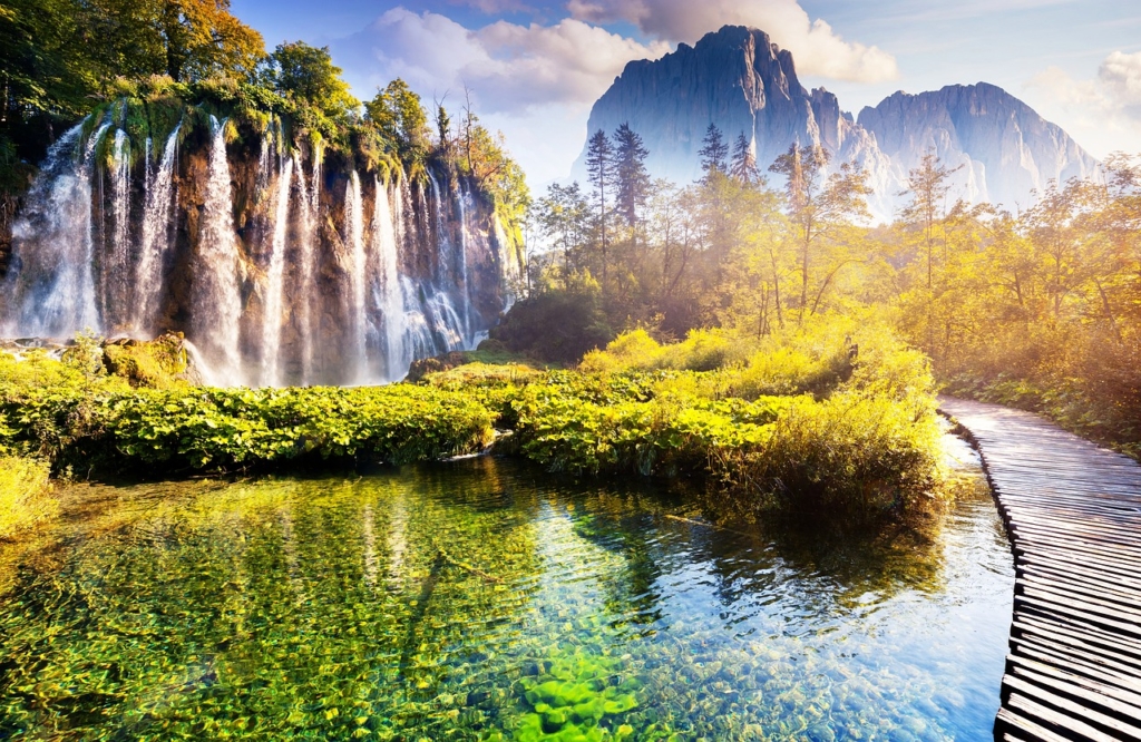 Waterfalls River Mountains Cliffs  - premiumadz13 / Pixabay