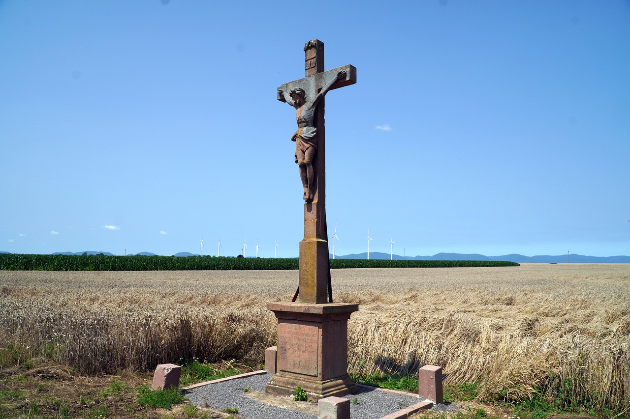 Wayside Cross Religion Cross  - matthiasboeckel / Pixabay