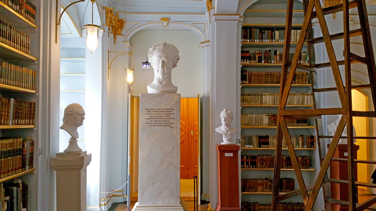 Weimar Library Goethe - bboellinger / Pixabay