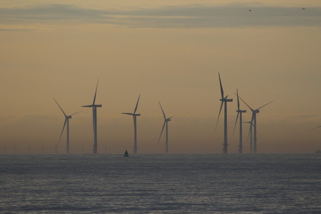 Windmills Energy Wind Turbine  - sushmasterguest / Pixabay