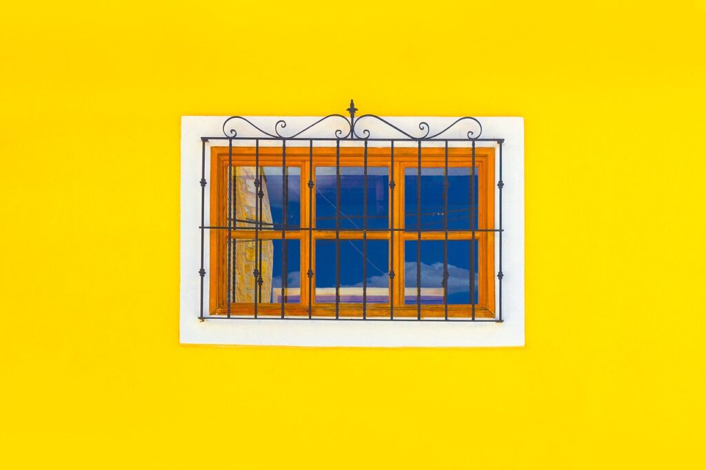 Window Exterior Wall Yellow Wall  - rotekirsche20 / Pixabay