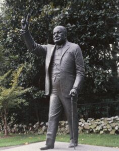 Winston Churchill Statue Embassy  - 272447 / Pixabay
