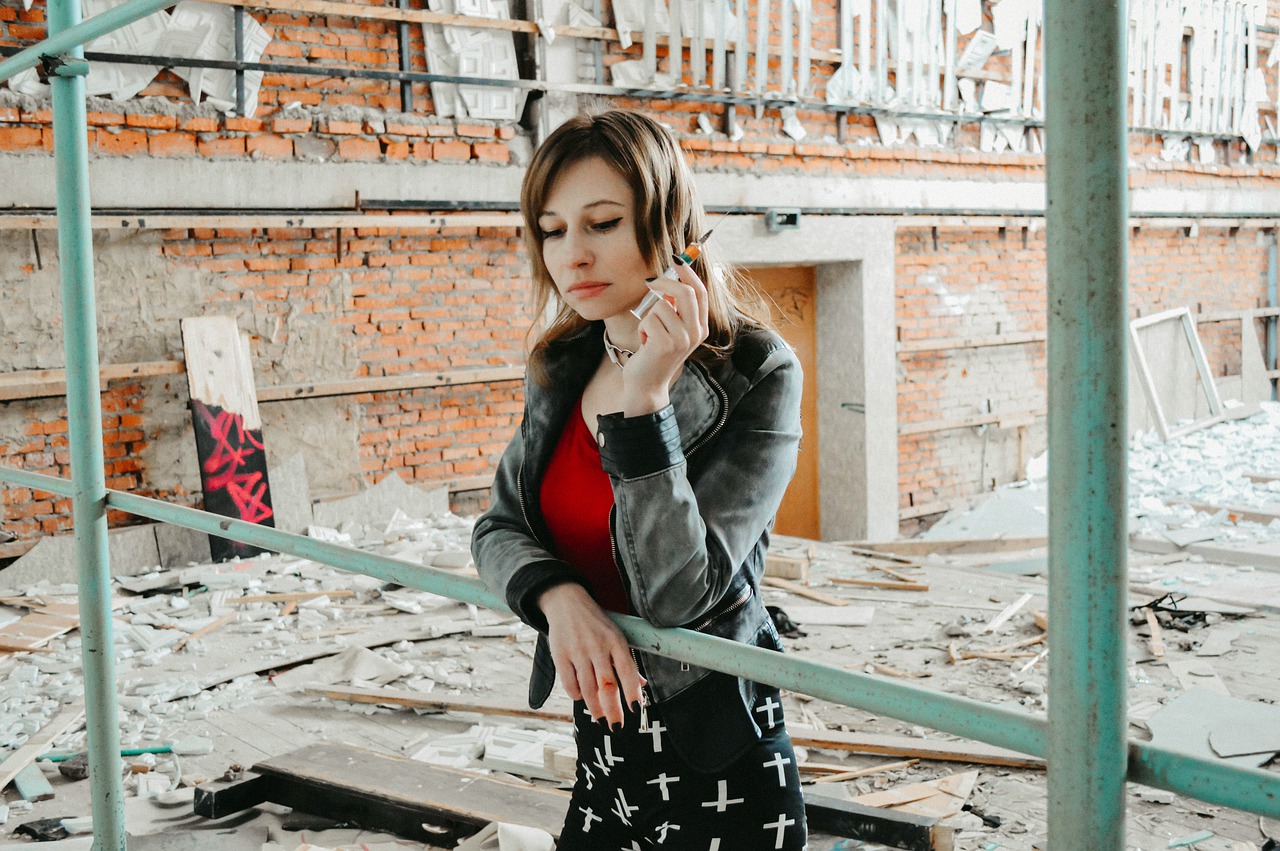 Woman Addict Drugs Parish Potion - Victoria_Borodinova / Pixabay