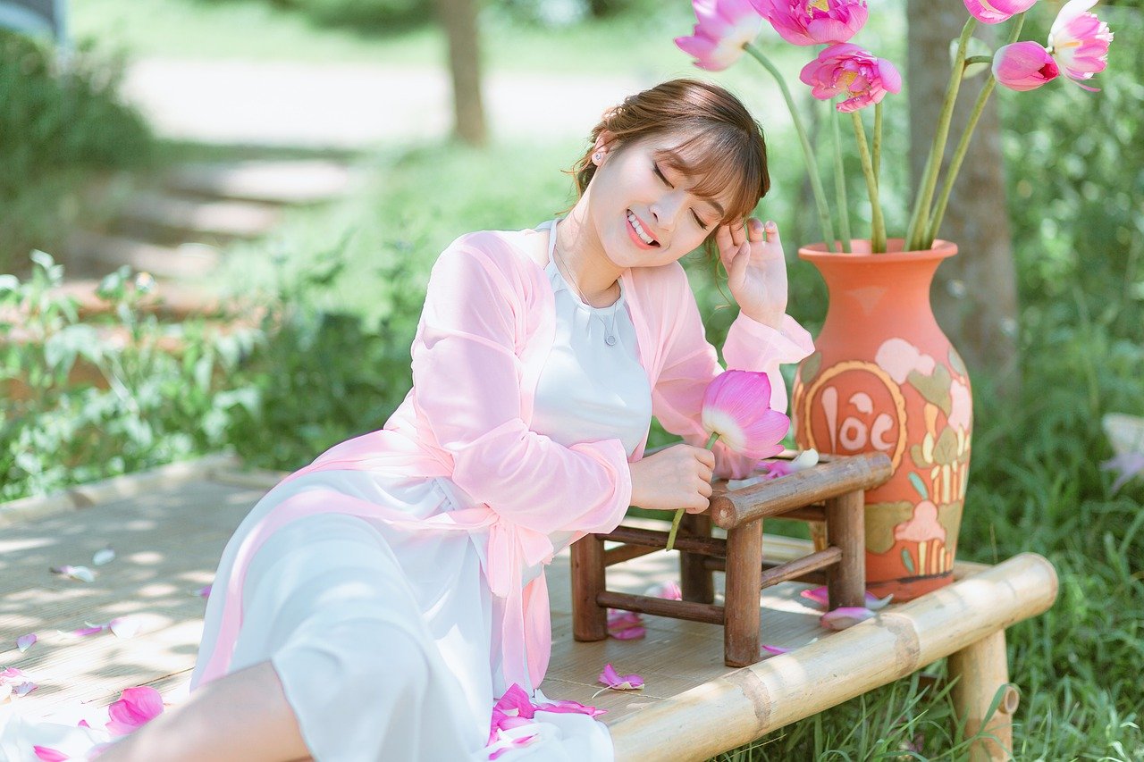 Woman Beauty Fashion Model Pose - Long_Phung / Pixabay