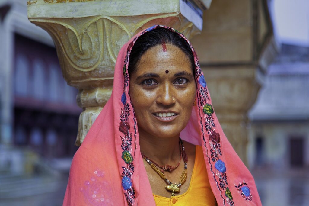 Woman Clothing Traditional Hinduism  - MOHANN / Pixabay