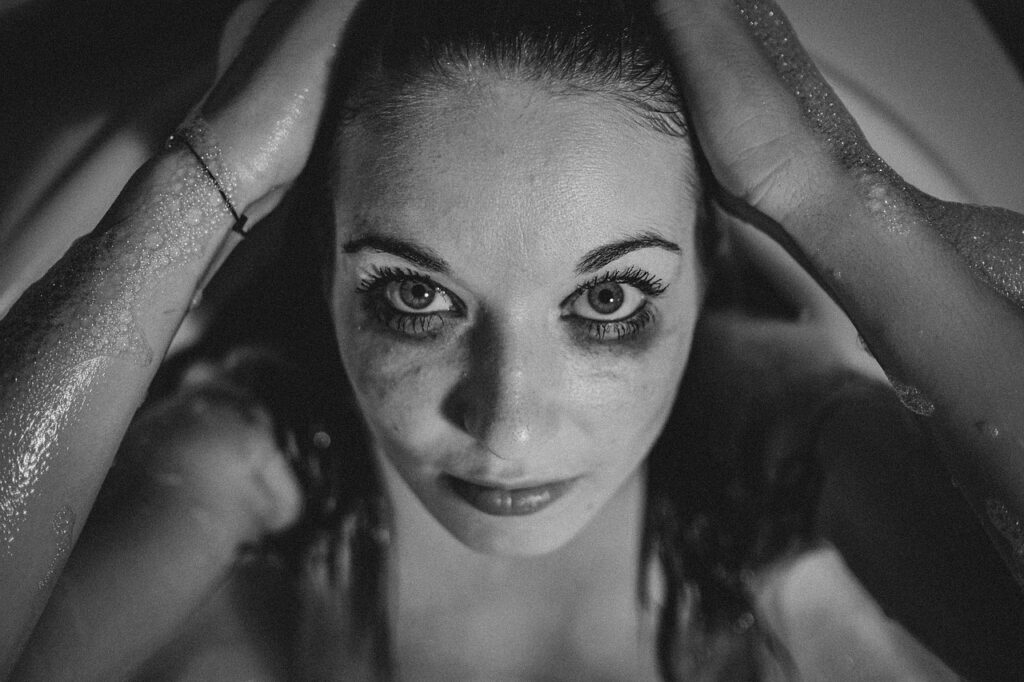 Woman Depression Monochrome Face  - IamFOSNA / Pixabay