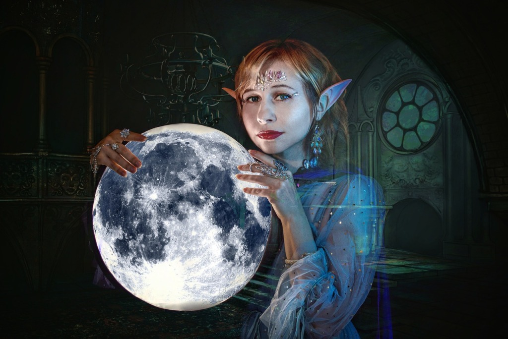 Woman Elf Moon Magic Story  - Viki_B / Pixabay