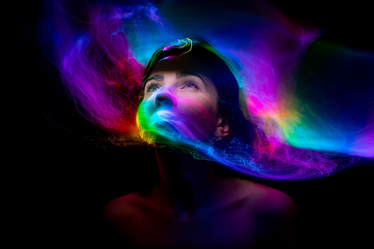 Woman Face Light Painting Lights  - merlinlightpainting / Pixabay