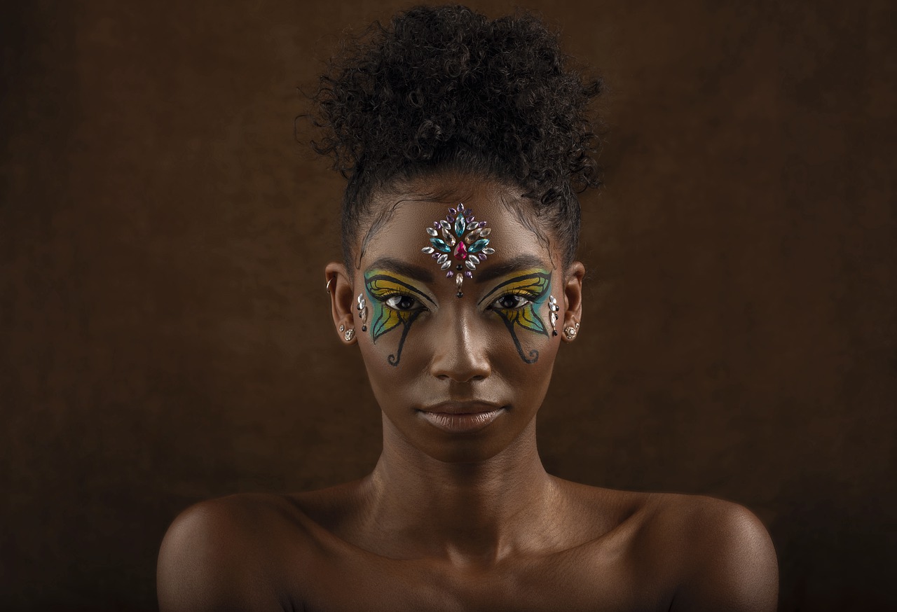 Woman Face Paint Makeup Beauty  - LEVEL_uP_PICTURES / Pixabay
