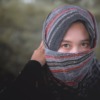 Woman Hijab Ikat Blanket Portrait  - Senja夕暮れ / Pixabay