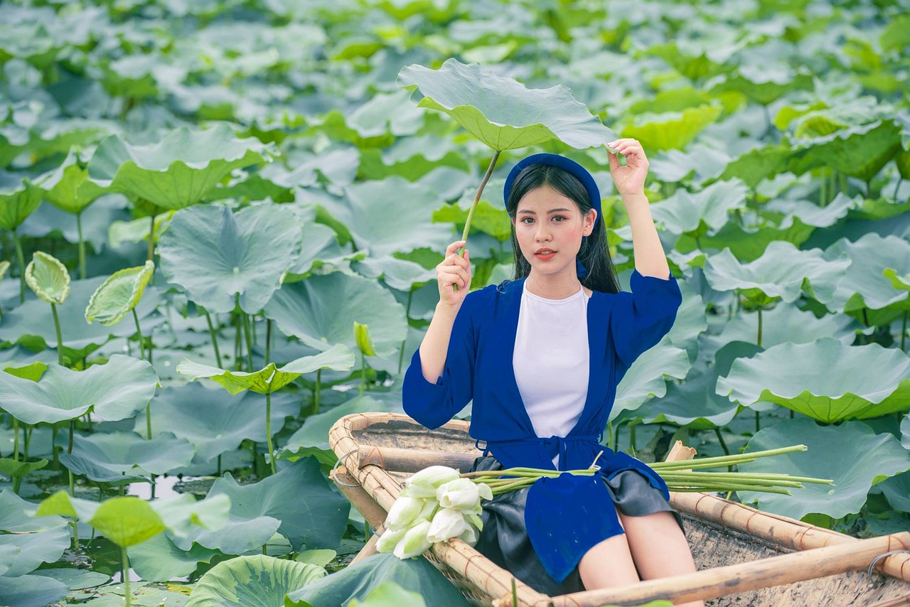 Woman Model Asian Lotus Pond - anhbk2020 / Pixabay